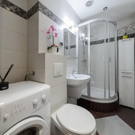 Luxury Piekna Apartment Warsaw